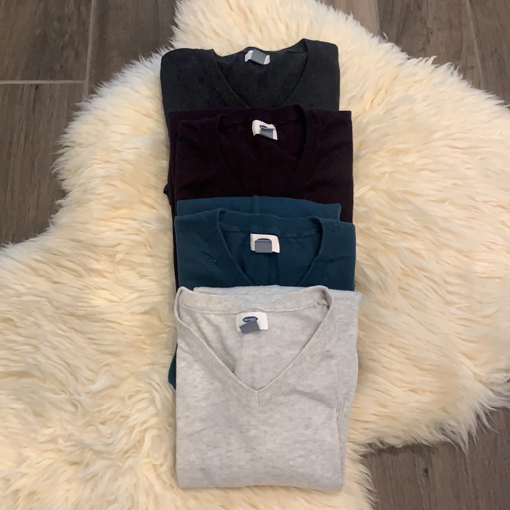 Men’s Old Navy V-Neck Light Weight Sweater